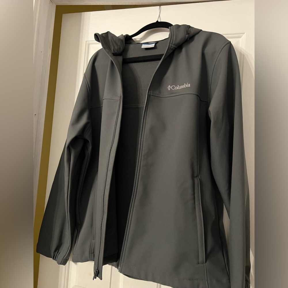 Columbia Men’s Softshell Water-Resistant Jacket